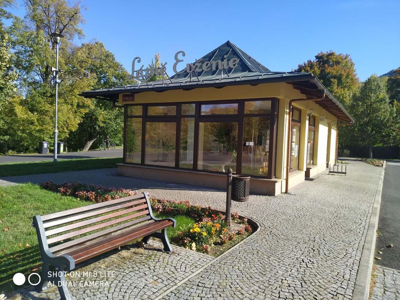Chata Lazne Evzenie Klasterec Nad Ohri Luaran gambar